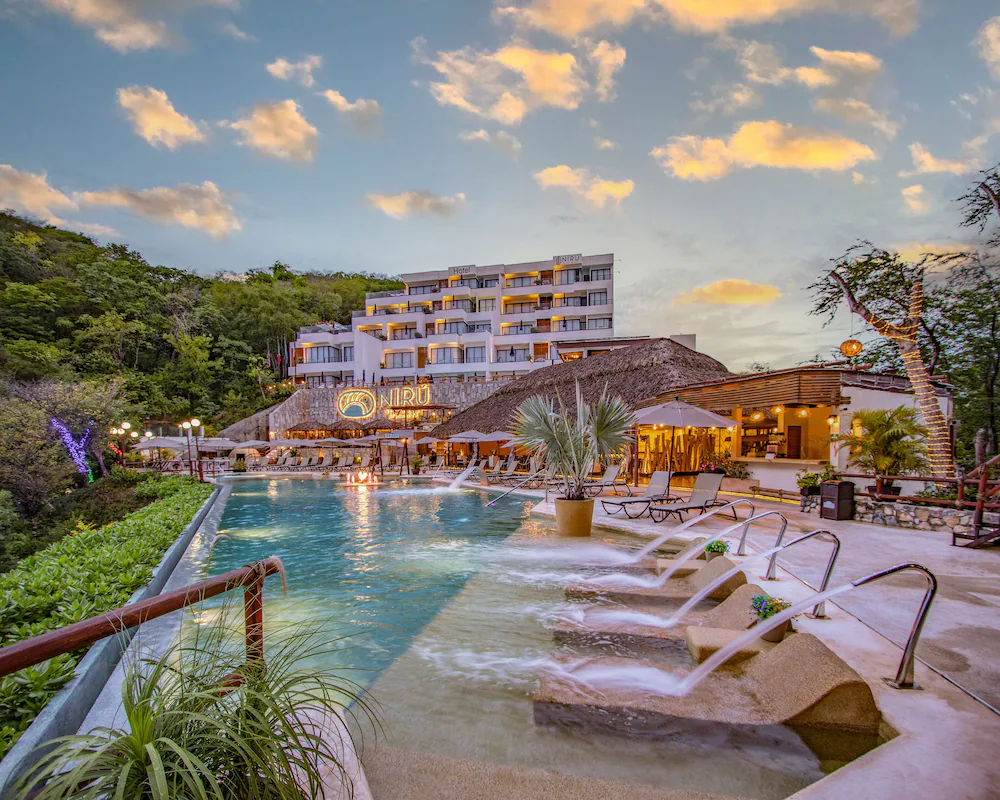 Niru Ocean Suites by Binniguenda